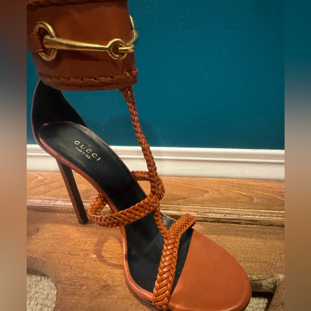 Gucci Women's Orange Braided Heels - Picture 4 of 9
